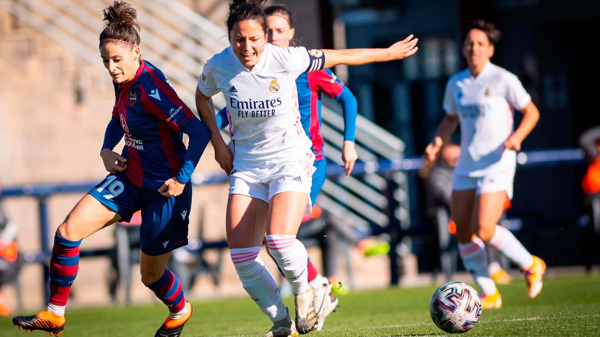 Partido sobresaliente el que disputaron Levante y Real Madrid en la tarde de hoy.
Fuente:https://twitter.com/LUDfemenino?ref_src=twsrc%5Egoogle%7Ctwcamp%5Eserp%7Ctwgr%5Eauthor