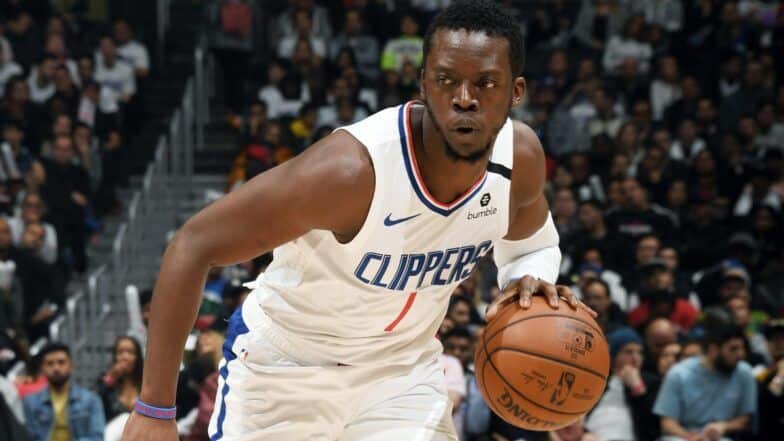 Reggie Jackson bota un balón en un partido como jugador de Los Angeles Clippers. Foto: NBA.