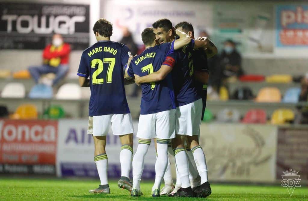 Celebración del gol de Garrido para el Cádiz