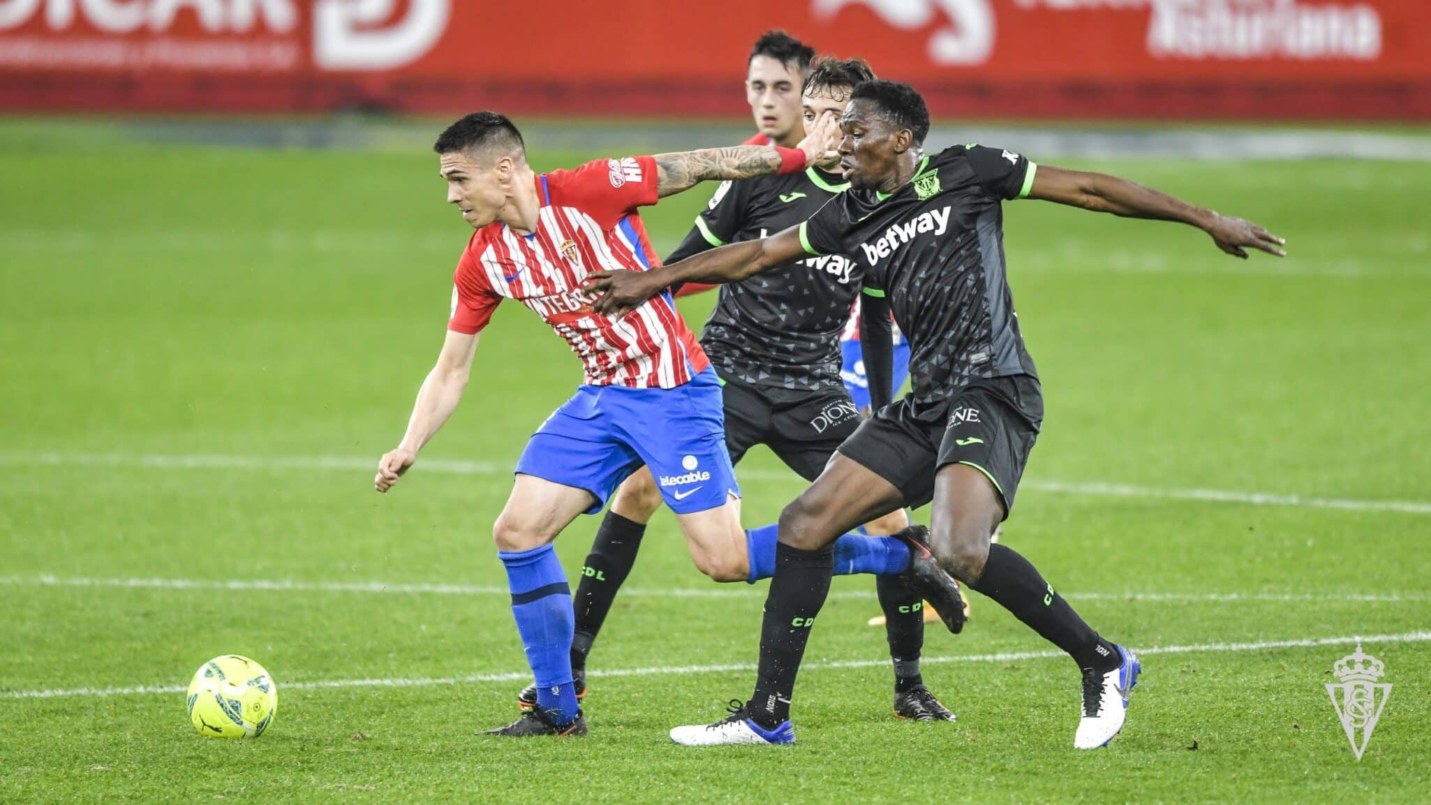 Djuka y Omeruo en un Sporting-Leganés