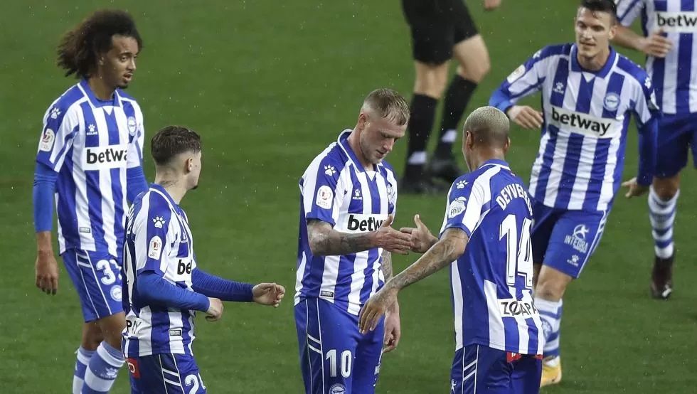 Guidetti con el Alavés en Copa