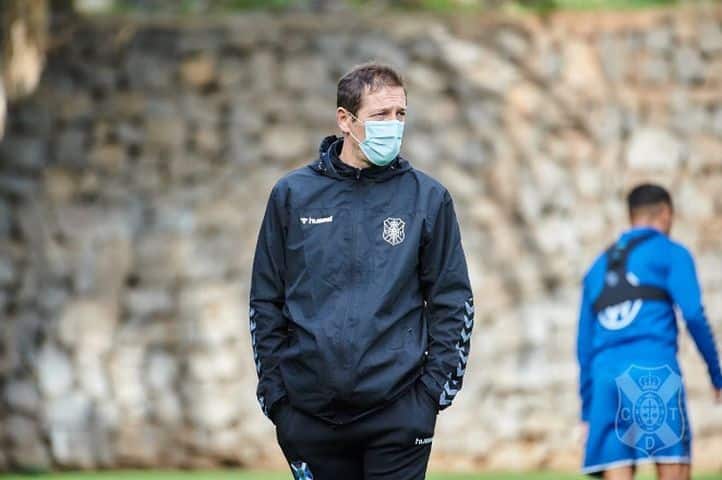 Luis Miguel Ramis en un entrenamiento (Fuente CD Tenerife)