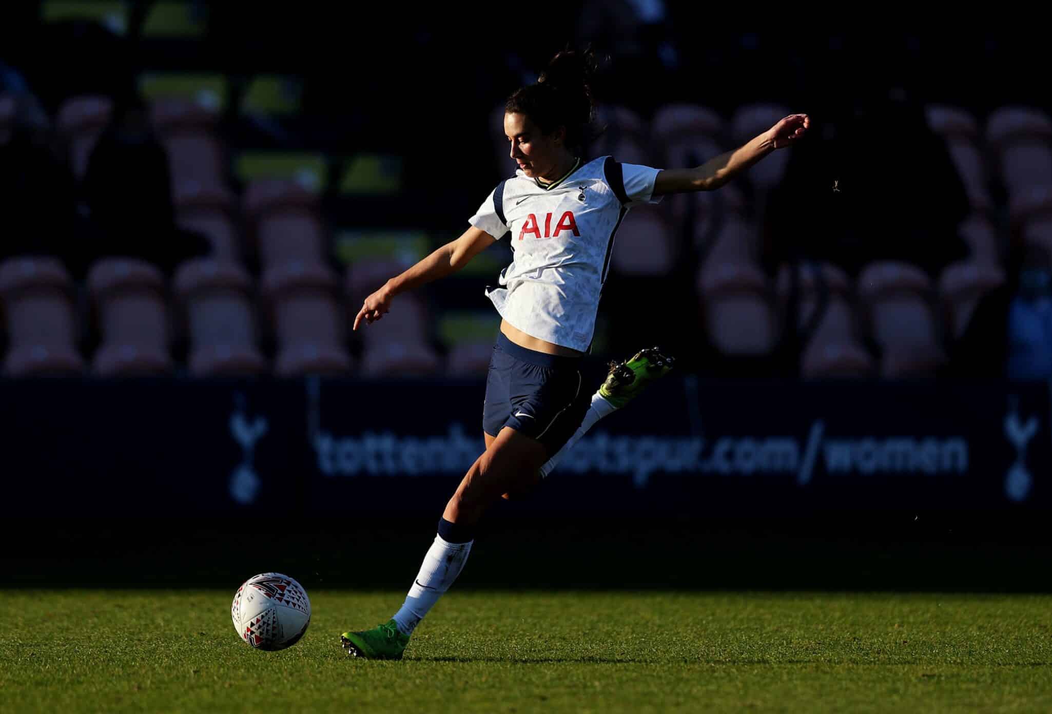 Foto tomada durante el encuentro y compartida en redes sociales del equipo / https://twitter.com/SpursWomen