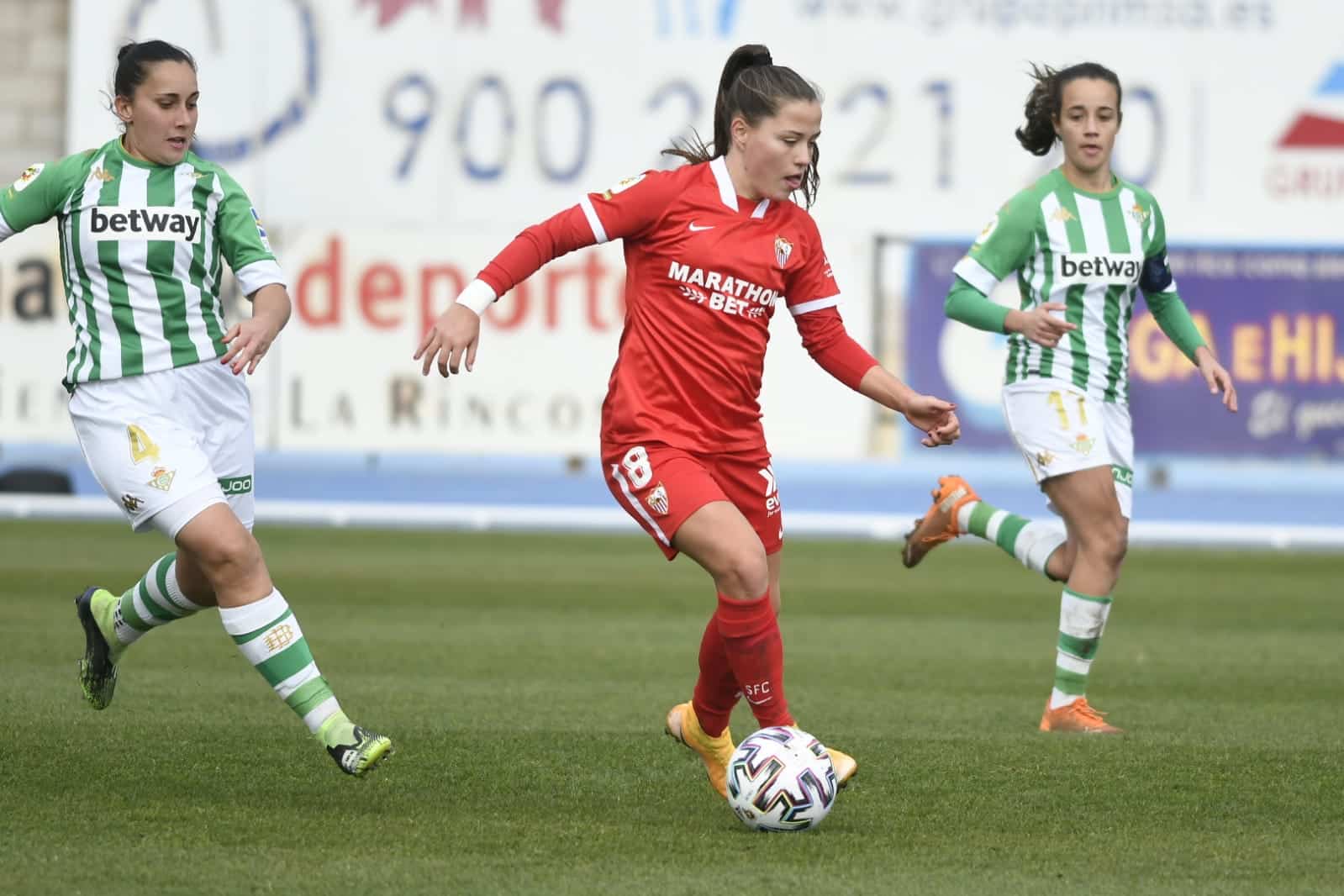 El Sevilla se impuso por dos tantos a cero en casa verdiblanca.
Fuente: https://twitter.com/SevillaFC_Fem/status/1346789052314484736/photo/1
