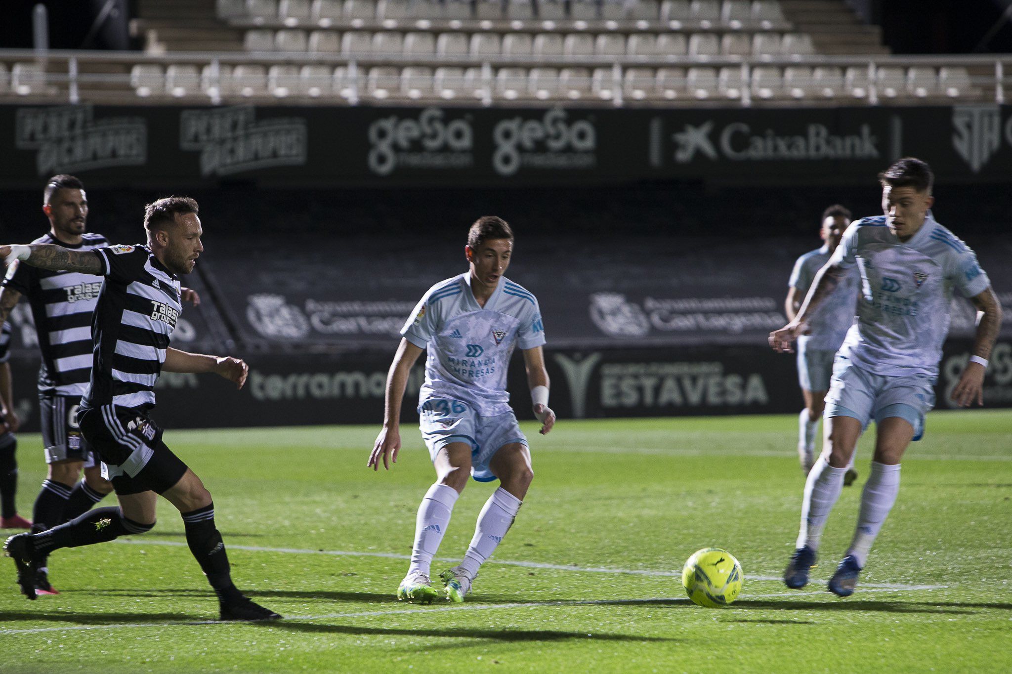 Los locales no consiguieron remontar los dos goles de la primera mitad. 
Fuente: https://twitter.com/CDMirandes