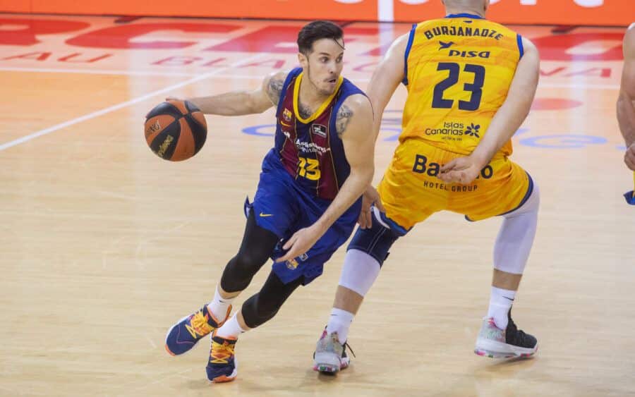 Thomas Heurtel bota ante Beq Burjanadze en un Barça - Herbalife Gran Canaria. Foto: Barça.