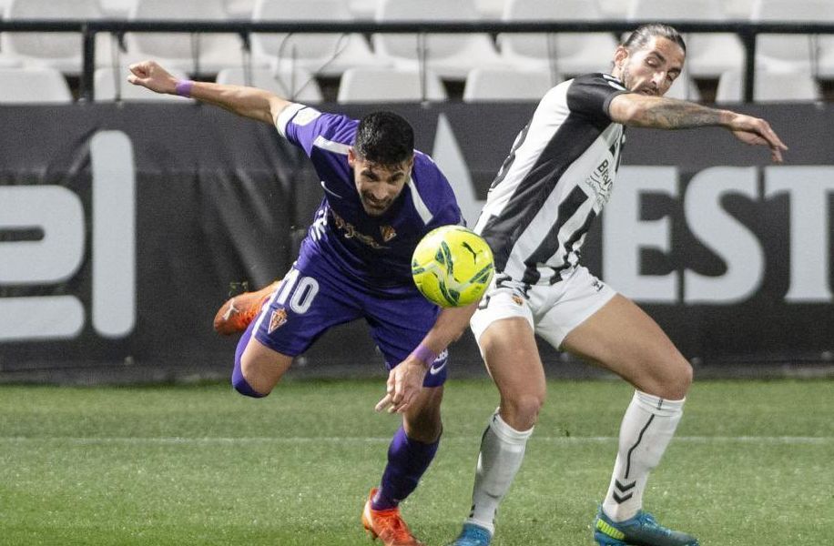 Carmona y Marc Mateu en un Castellón-Sporting