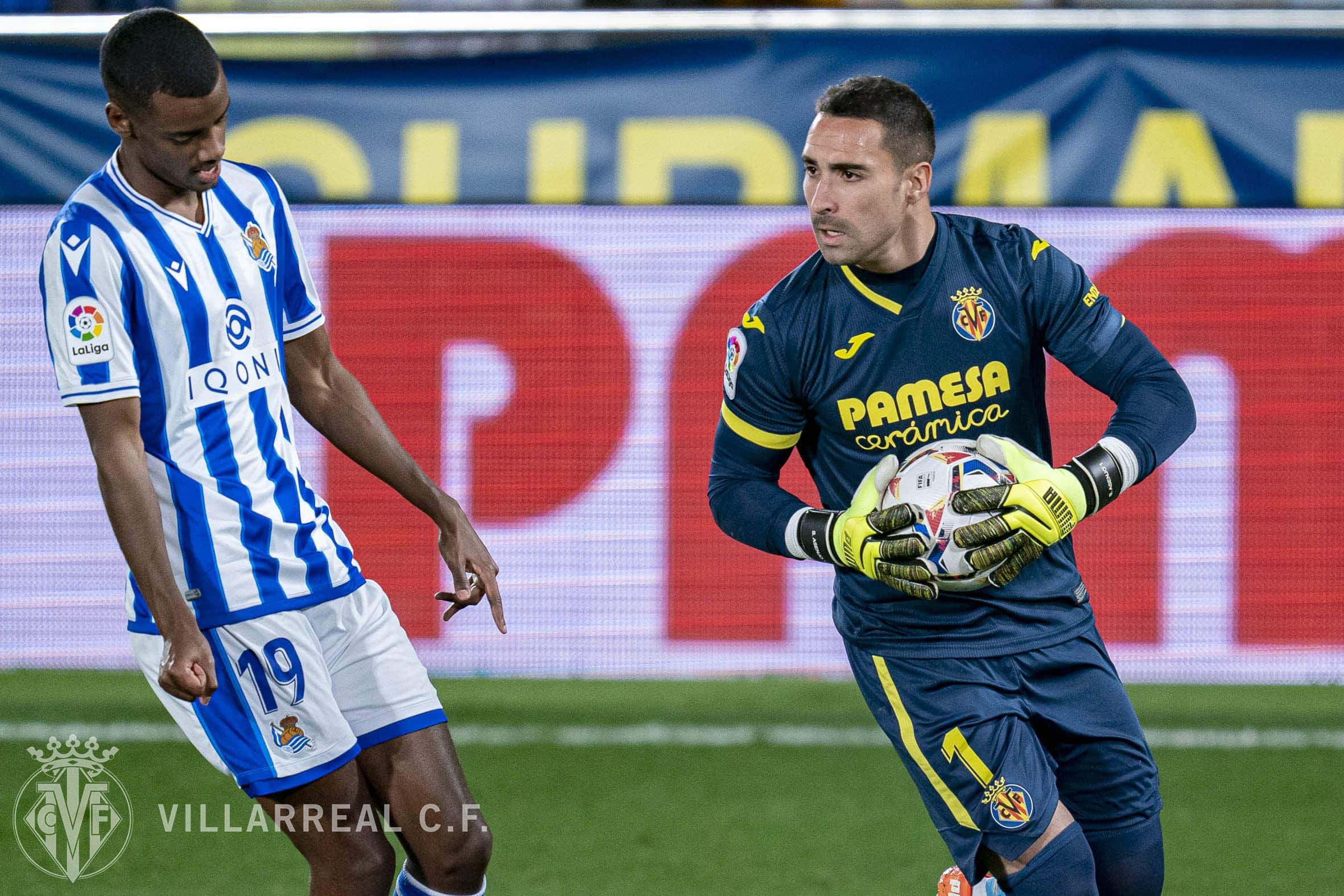 Aleksander Isak con Asenjo