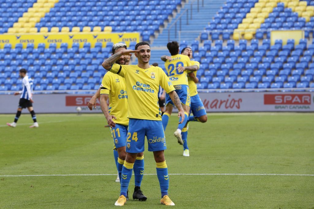 Rober González celebrando un gol con la UD Las Palmas