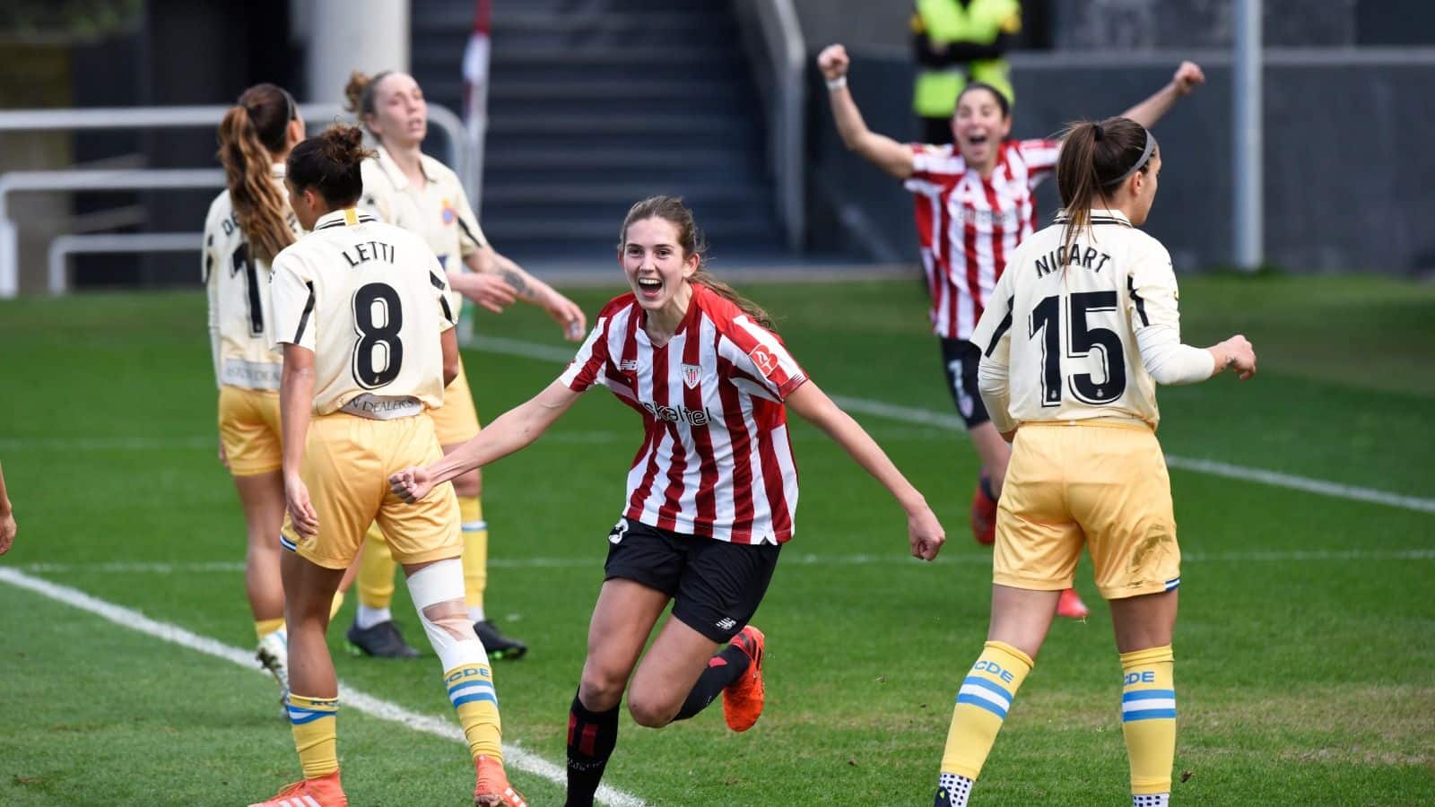 Oguiza celebra su segundo gol