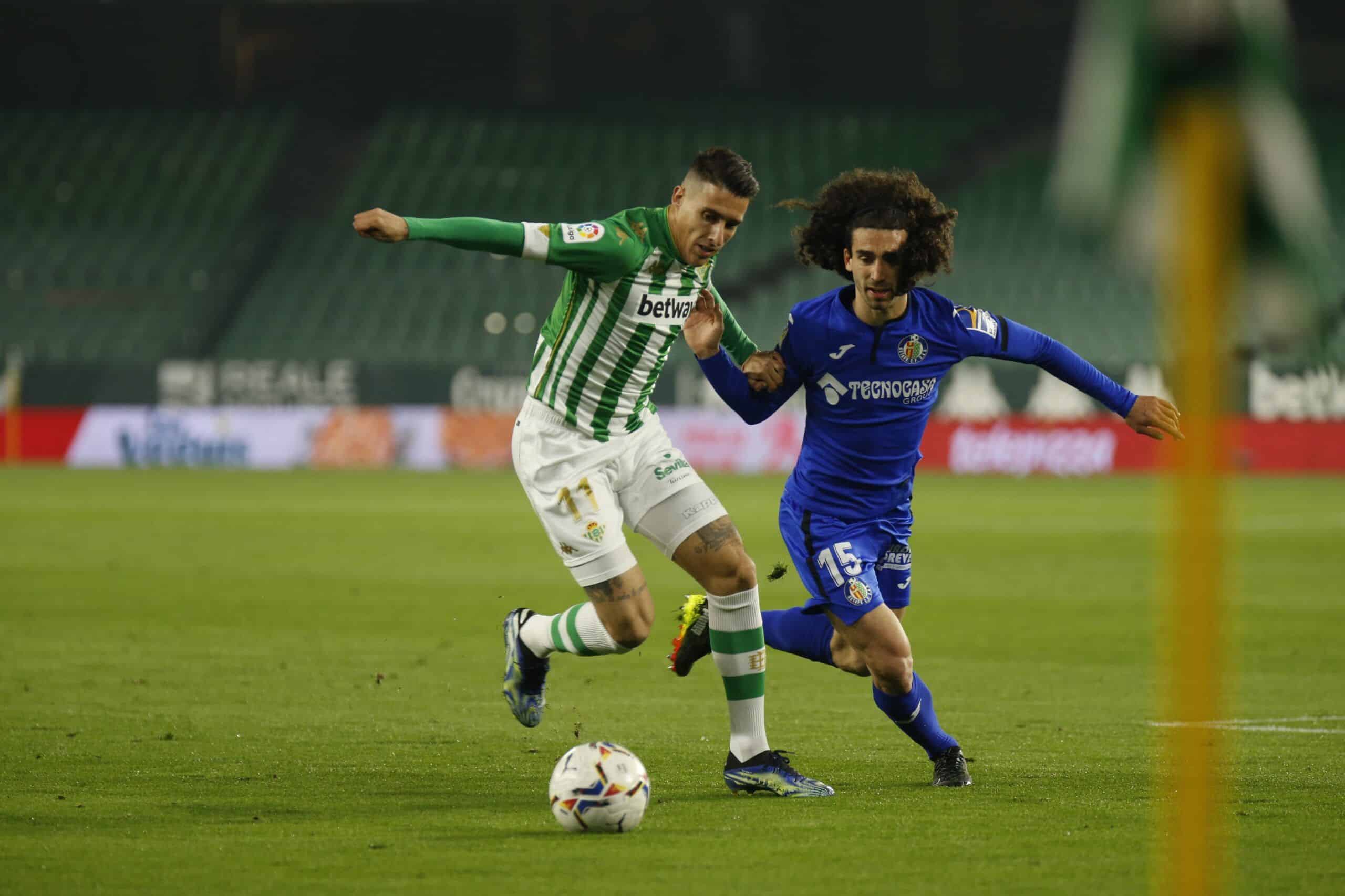 Tello y Cucurella pugnan por un balón
Fuente: www.twitter.com/realbetis