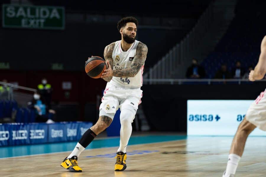 Jeffery Taylor tiene el balón en un partido como jugador del Real Madrid. Foto: Liga Endesa.