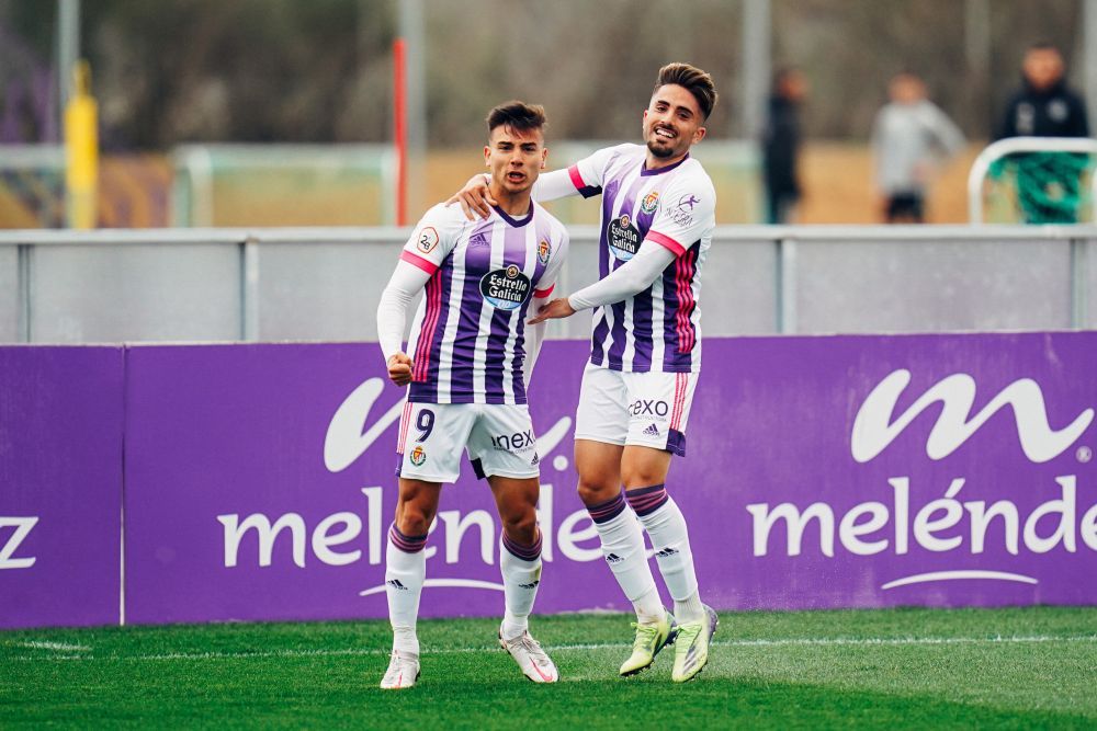 Raúl Uche celebra el 1-0 en los Anexos en un Valladolid Promesas - CD Numancia