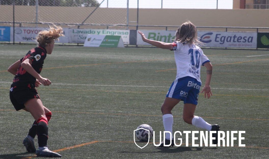 Imagen de un lance del juego del partido de hoy en La Palmera. Fuente: https://twitter.com/UDGTenerife