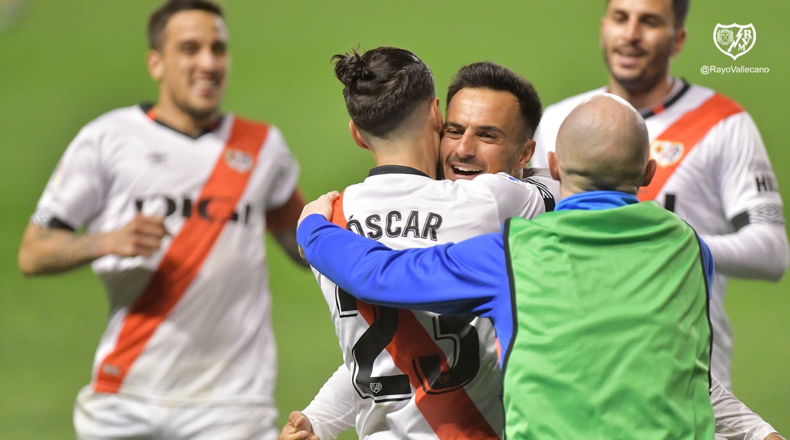 Jugadores del Rayo celebran un gol