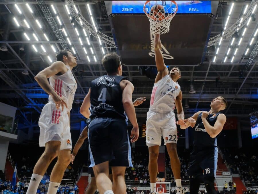 Tavares machaca. Foto: Euroleague.net