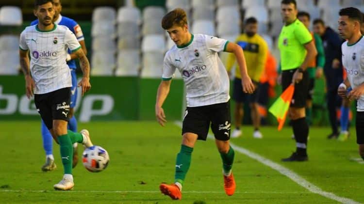 Pablo Torre en un partido con el Racing