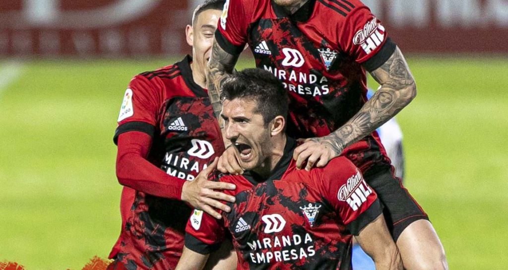 Dani Vivian celebrando el gol de la victoria ante el Málaga