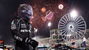Lewis Hamilton y Pirelli, protagonistas en el GP de Bahréin Lewis Hamilton y Pirelli, protagonistas en el GP de Bahréin