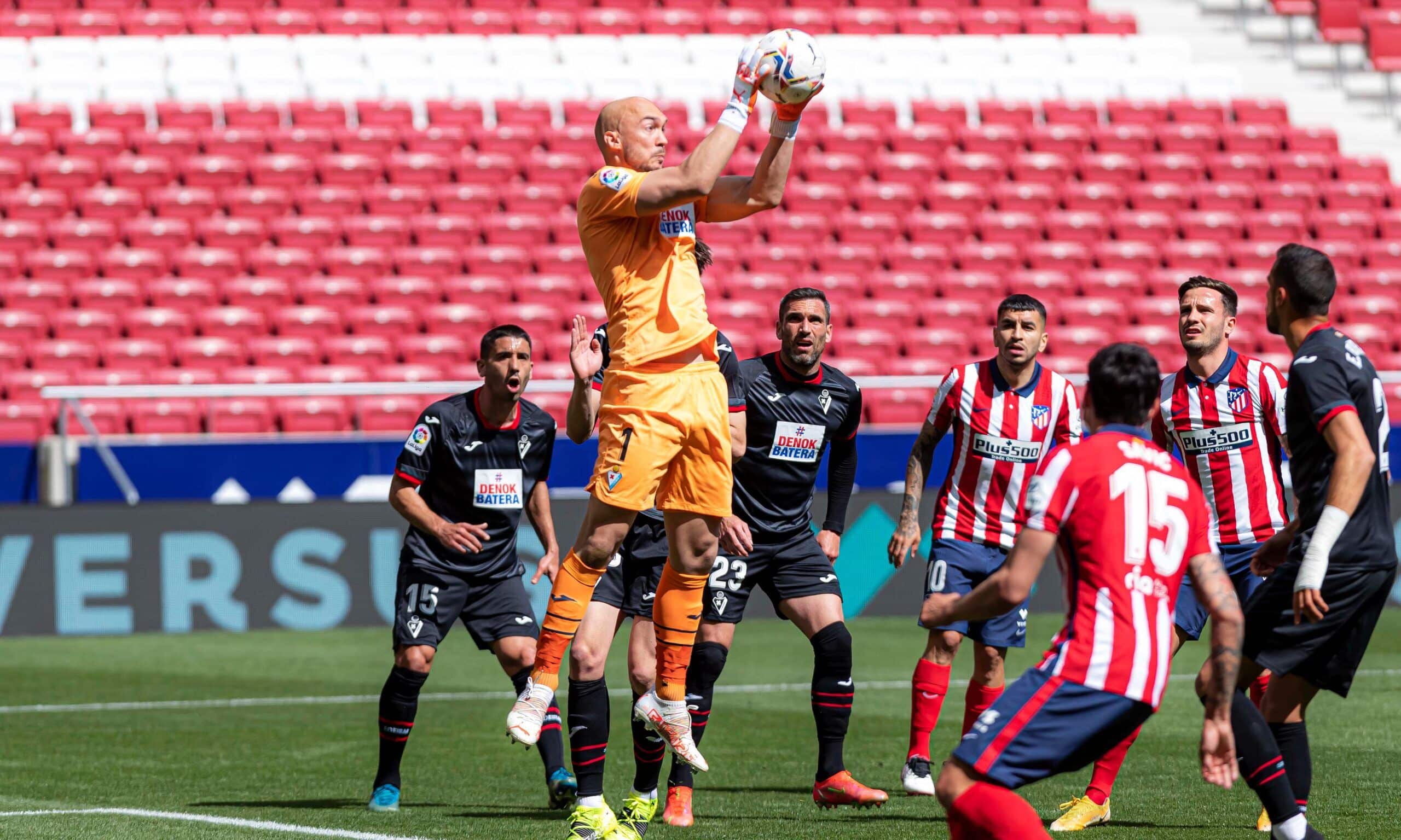 Dmitrovic en un Atlético-Eibar