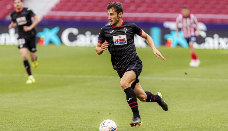 Unai Dufur debutaba hoy con el Eibar el LaLiga Santander