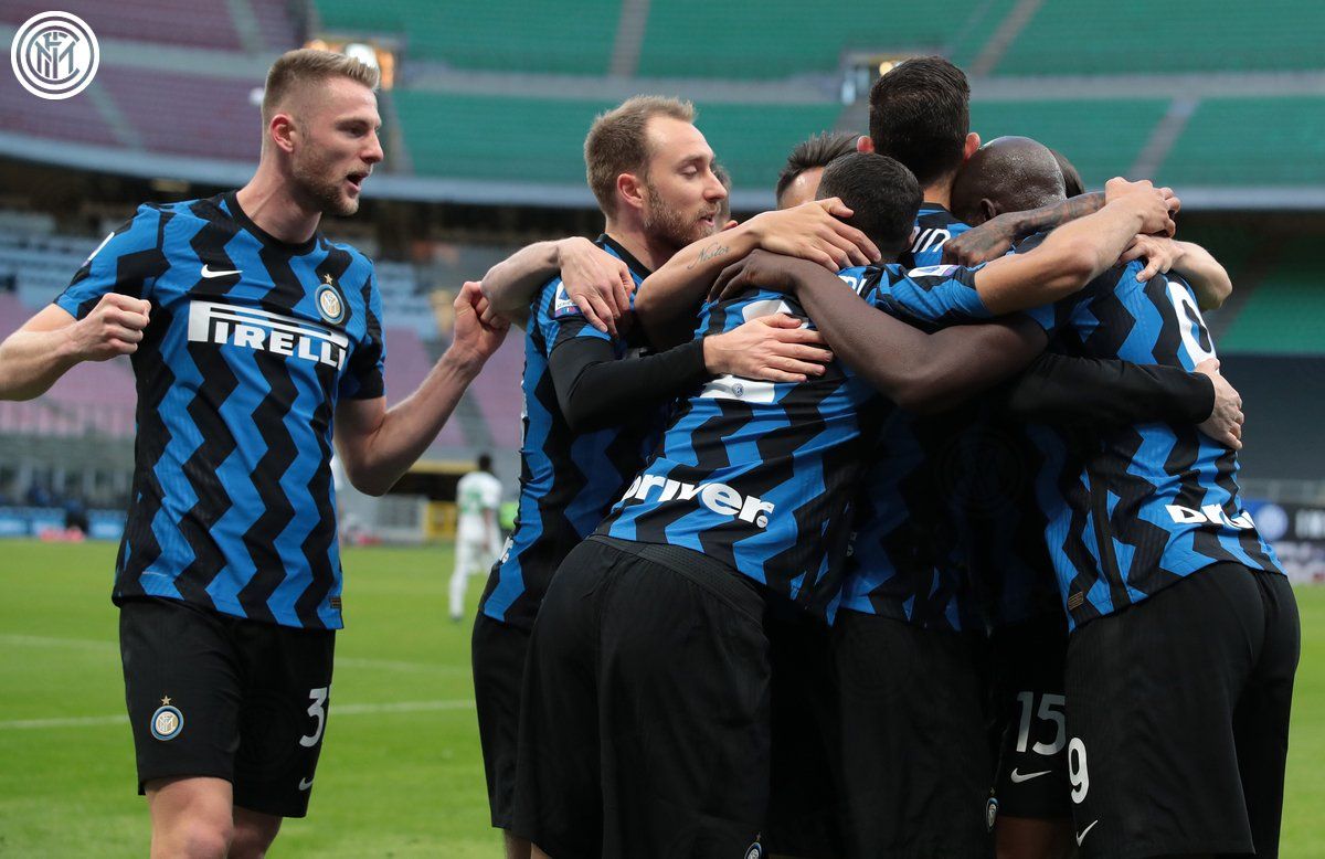 Los jugadores del Inter de Milán celebrando un gol. Foto: @Inter_es