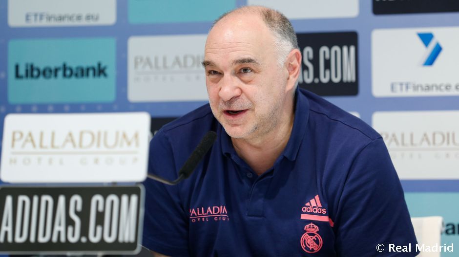 Pablo Laso en una rueda de prensa como entrenador del Real Madrid. Foto: Real Madrid.