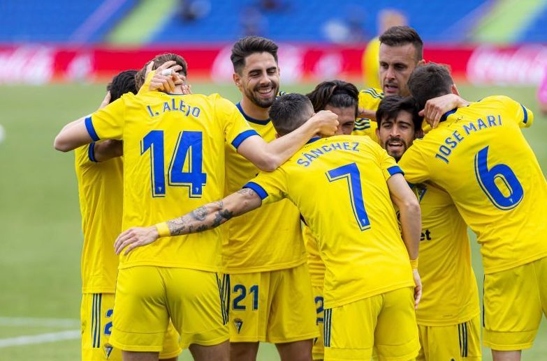 El Cádiz celebra el gol en el Coliseum