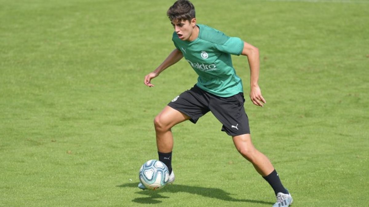 Iñigo Sainz-Maza en un entrenamiento con el Racing