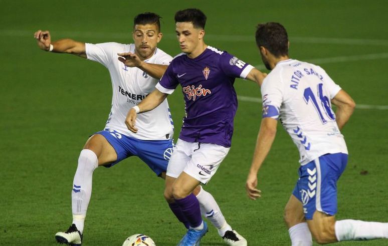 Manu García en un partido frente al Tenerife