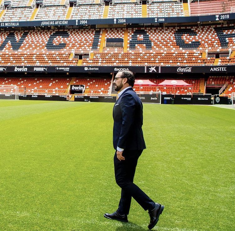 Bordalás pisa por primera vez el estadio de Mestalla: Fuente: Valencia CF