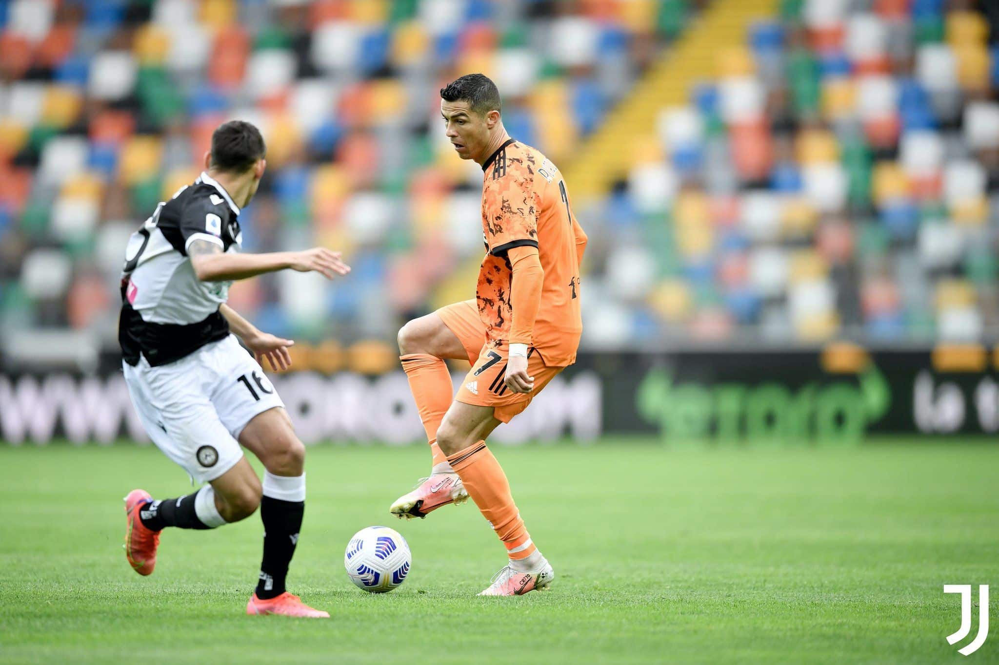 Cristiano anotó dos goles en los minutos finales y acumula 27 tantos en Serie A. Fuente: Juventus FC