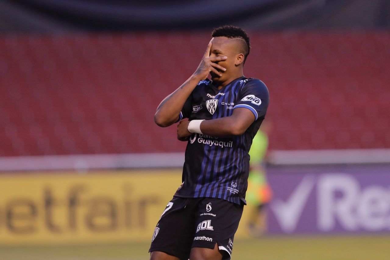 El joven Jhon Sánchez se llevó las luces con sus dos goles saliendo de suplente. Fuente: IDV