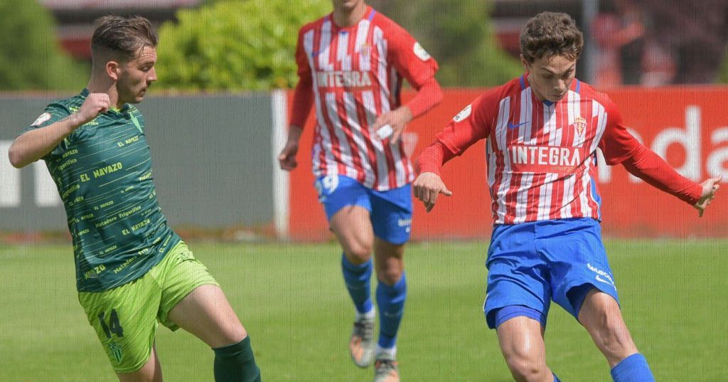 Pelayo Pérez en un Sporting 'B' - Guijuelo