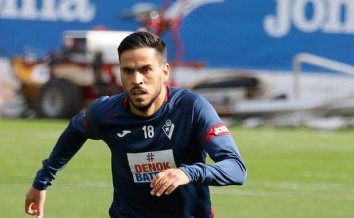 Recio en un entrenamiento con el Eibar