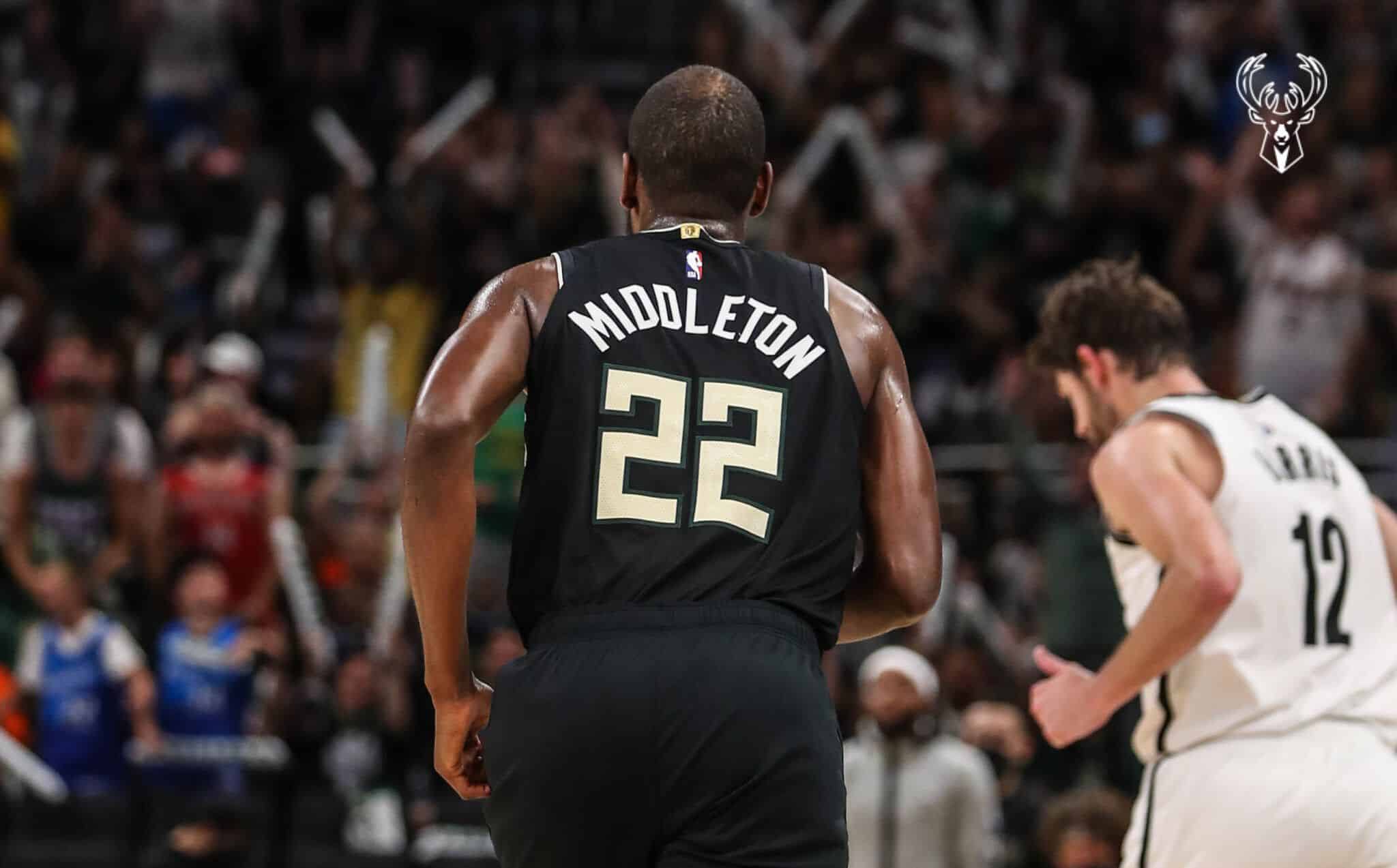 Khris MIddleton, el mejor de su equipo con 38 puntos. Foto vía: twitter.com/bucks