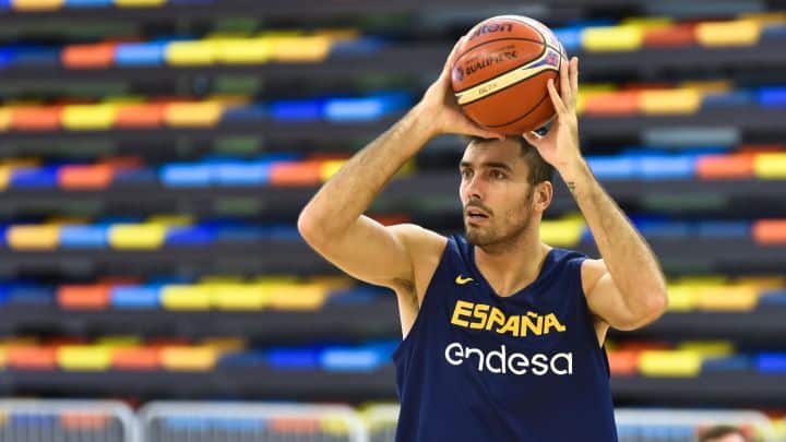 Pierre Oriola en un entrenamiento como jugador de España. Foto: Federación Española de Baloncesto.