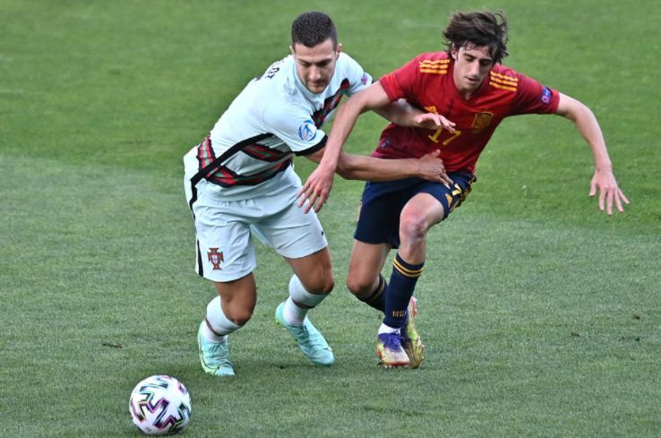 Bryan Gil con Diogo Dalot en el España-Portugal de la Euro U21