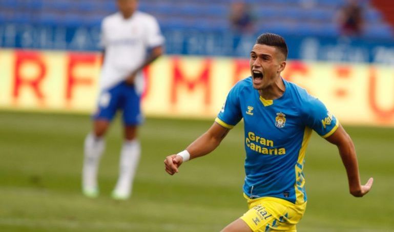 Edu Espiau celebrando un gol en La Romareda