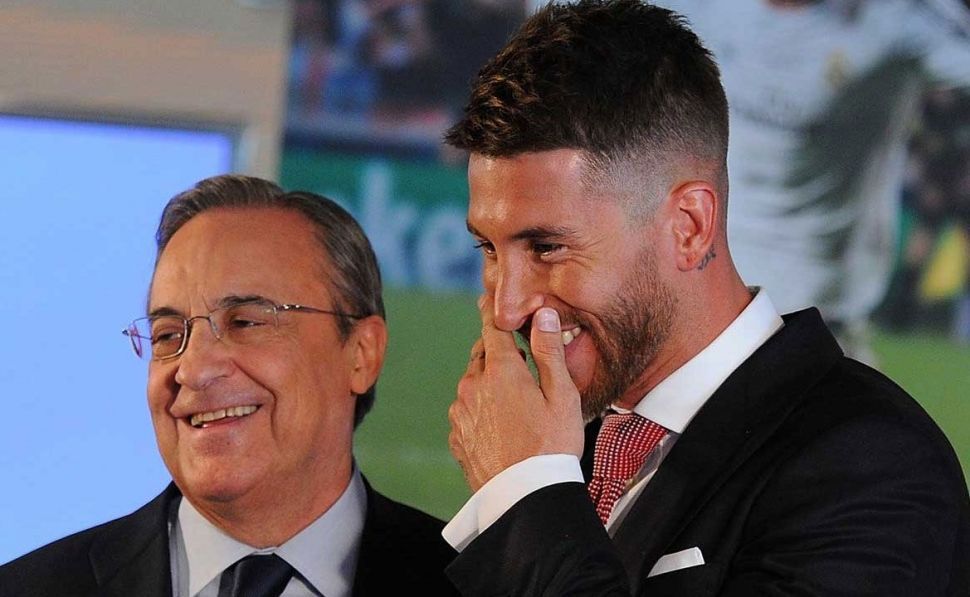 Ramos y Florentino durante el acto de renovación del capitán, en 2015