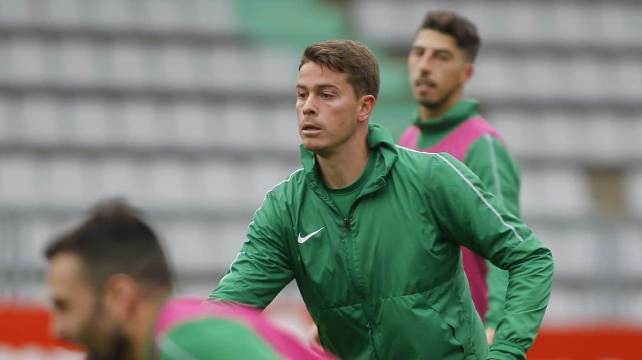 Javi Rey en un entrenamiento con el Racing