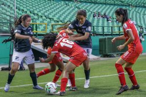 PALMIRA - COLOMBIA, 16-07-2021: Deportivo Cali y América de Cali en partido por la fecha 2 como parte de la Liga Femenina BetPlay DIMAYOR 2021 jugado en el estadio Deportivo Cali de la ciudad de Palmira. / Deportivo Cali and America de Cali in match for the date 2 as part of Women’s League BetPlay DIMAYOR 2021 played at Deportivo Cali stadium in Palmira city. Photo: VizzorImage / Samir Rojas / Cont