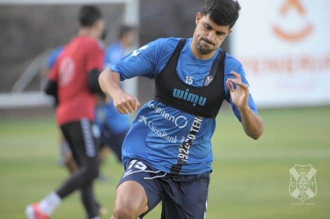 Carlos Pomares en un entrenamiento con el CD Tenerife