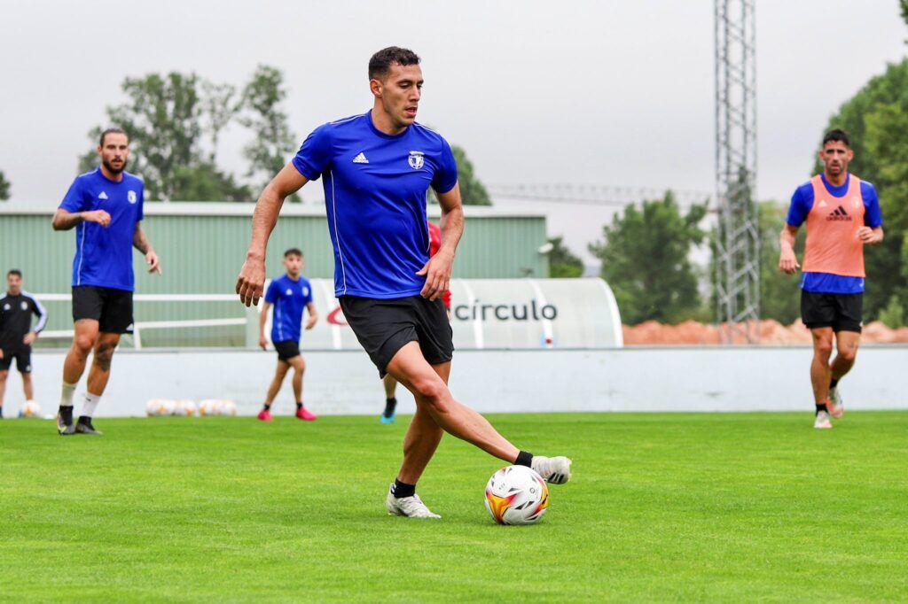 Álvaro Rodríguez en un entrenamiento con el Burgos