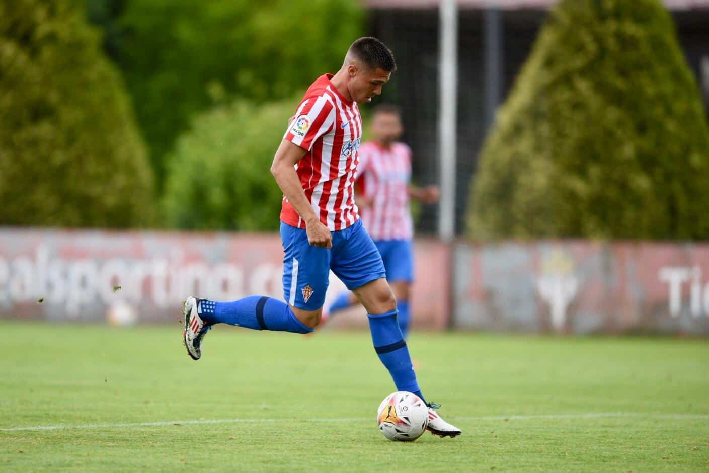 Djuka en un partido amistoso en Mareo este verano