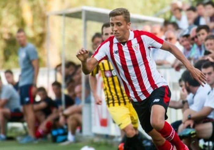 Antonio Salado en un partido con el Bilbao Athletic