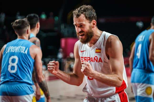 Sergio Rodríguez celebra una canasta en un España - Argentina. Foto: Federación Española de Baloncesto.
