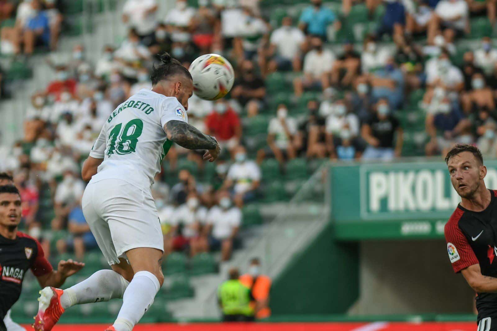 Benedetto en lo que fue su primer partido con el Elche