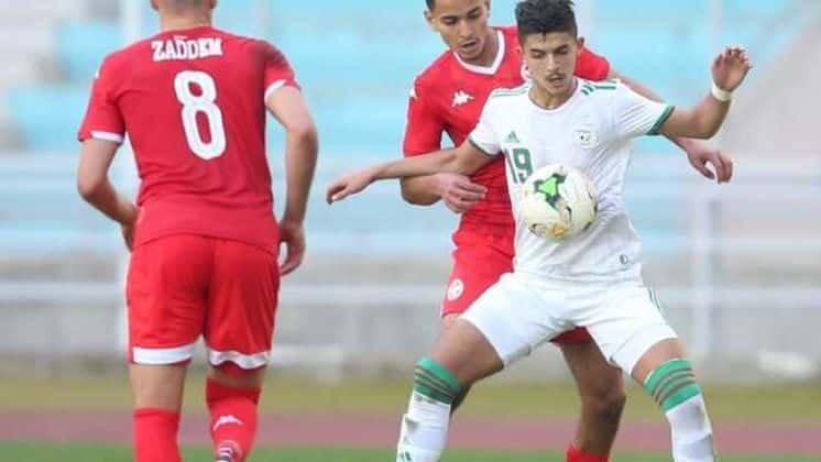 Mohamed El Bachir Belloumi en un partido con la selección argelina sub19