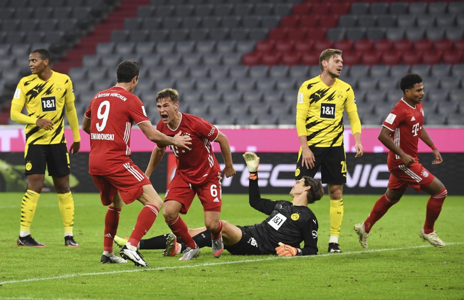 Borussia Dortmund-Bayern Münich: Una genialidad de Kimmich dio a los bávaros el último título en un partidazo (3-2).